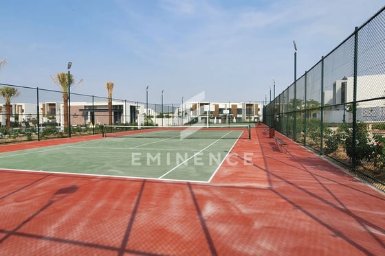 Exclusive | Single Row | Near the Pool and Park, picture 9