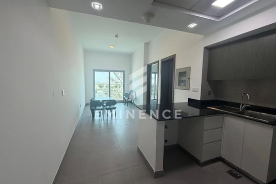 Spacious 1 BR | Science Park View | Vacant, picture 2