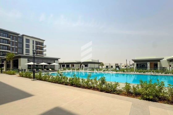 Low Floor | Prime Location | Pool View, picture 11