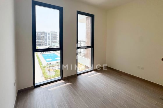 Low Floor | Prime Location | Pool View, picture 5
