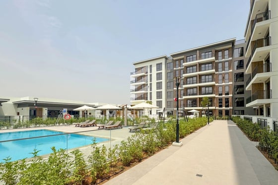 Low Floor | Prime Location | Pool View, picture 10
