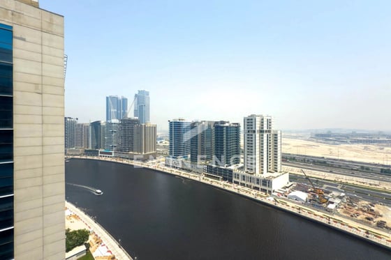 Furnished | Jacuzzi on Terrace | Full Canal View, picture 17