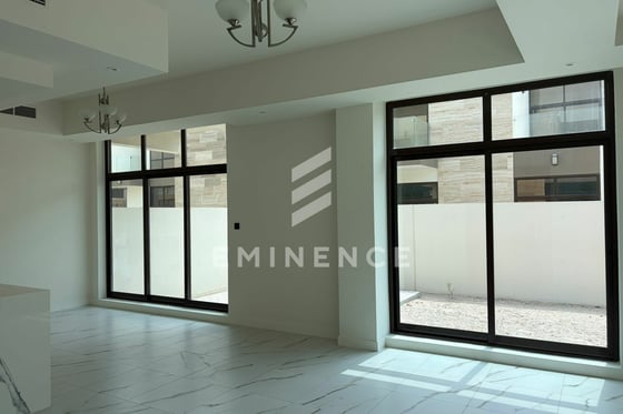 End Unit | Back to Back | Landscaped | Vacant, picture 3