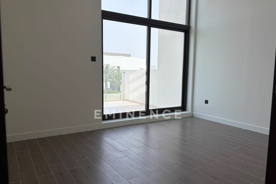 End Unit | Back to Back | Landscaped | Vacant, picture 7