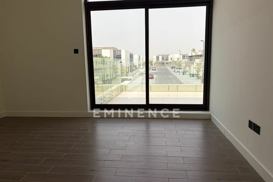 End Unit | Back to Back | Landscaped | Vacant, picture 9